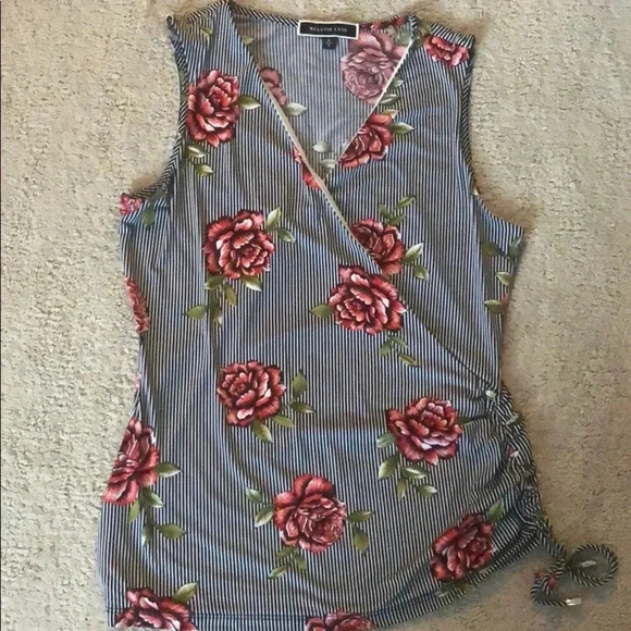 💞2/$15 Melanie Lyne Top - Picture 2 of 3